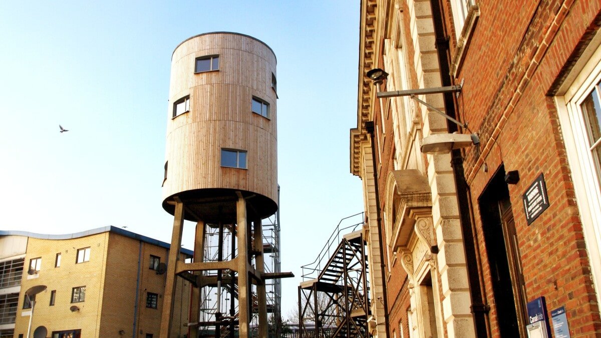 Casa na Caixa D'água - Casas Diferentes